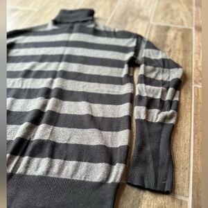 Women’s Gap Sweater